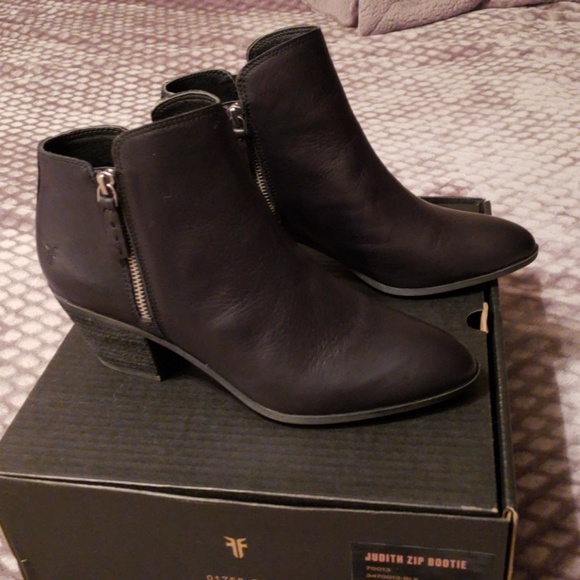 frye judith zip bootie black